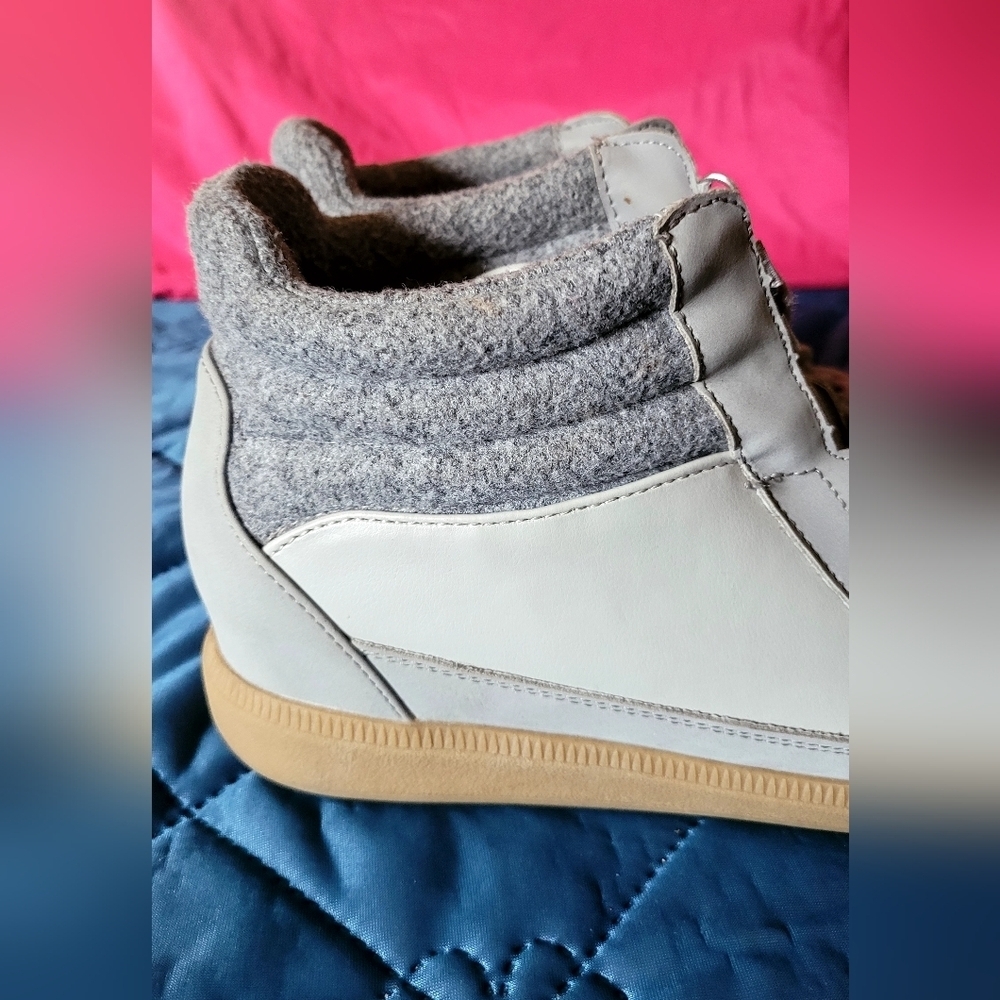 Time and Tru Women's Knit High-Top Sneakers. Size 8. Never Worn - Picture 5 of 9